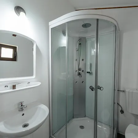 Pensiunea Mirabilandia Guest house Negreni